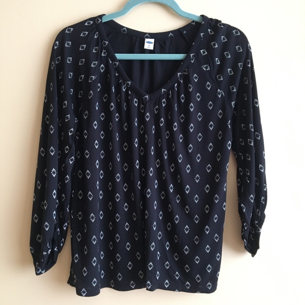 V neck top, Old Navy, soft flounce, V neck tee, 3/4 length sleeves, black, XS